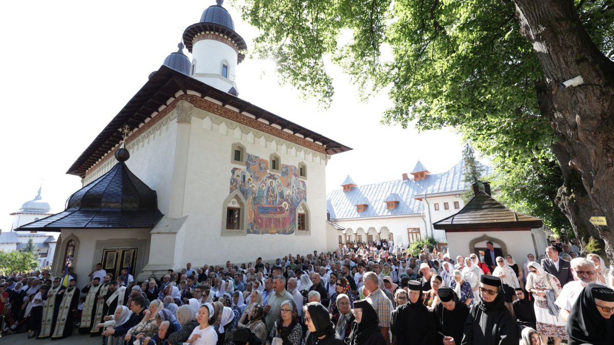 Sfinţii Văratecului, lumini pentru sufletul iubitor de Dumnezeu