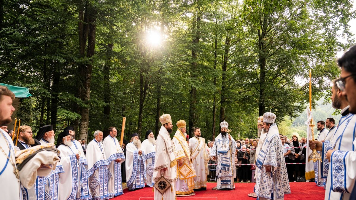 Cinci ierarhi au slujit la hramul Mănăstirii Sihăstria Râșcăi