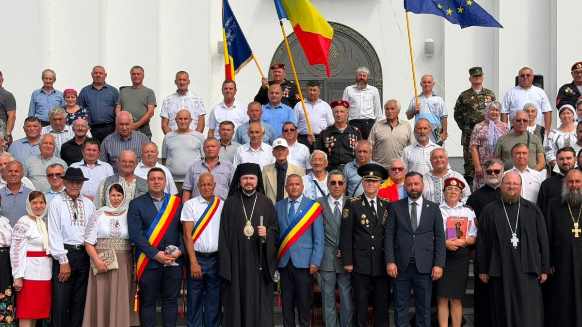 Episcopul Basarabiei de Sud a sfințit o troiță în cinstea eroilor români