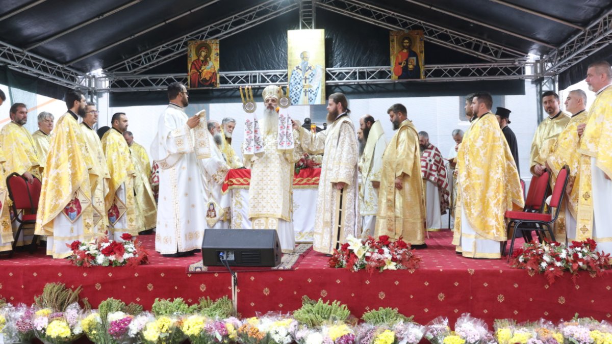 Trei decenii de la înfiinţarea Episcopiei Alexandriei şi Teleormanului