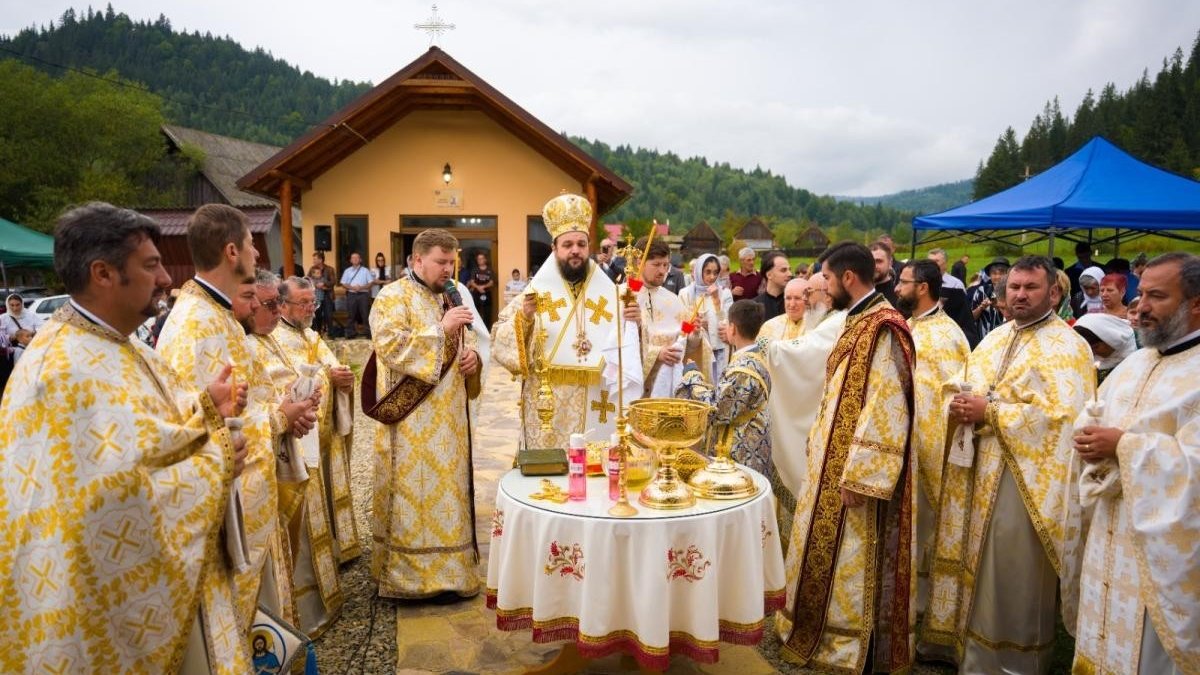 Biserica Parohiei Coșnea, resfințită după lucrări de restaurare