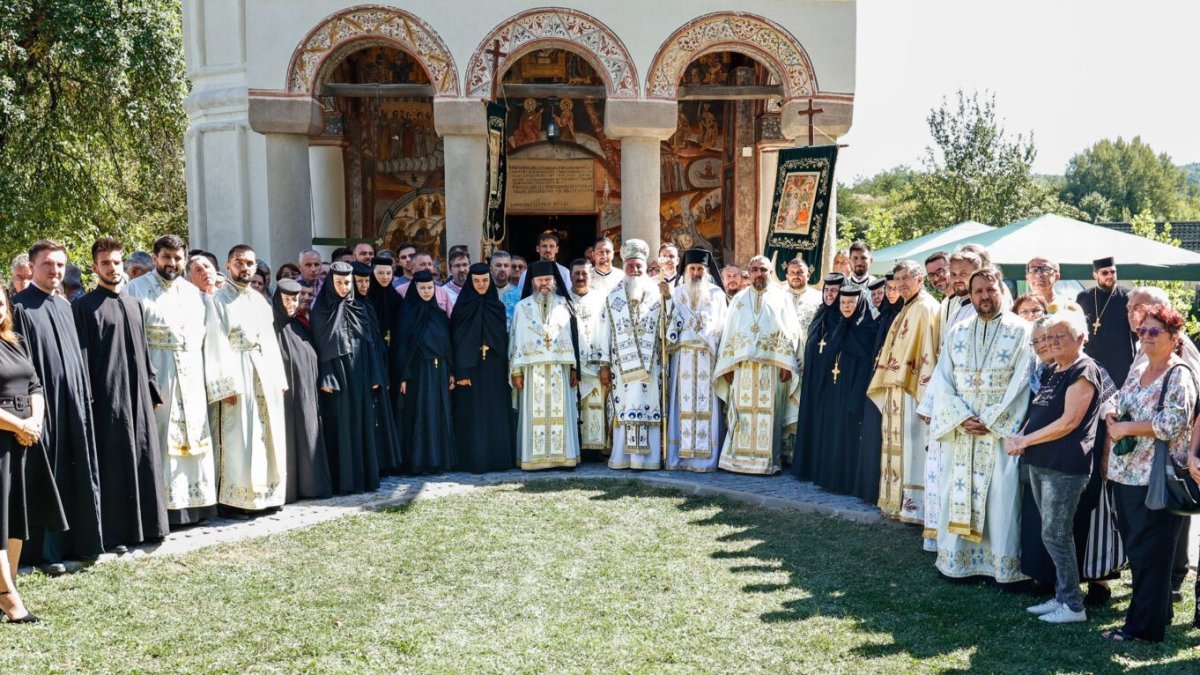 Liturghie arhierească la hramul Mănăstirii Logrești