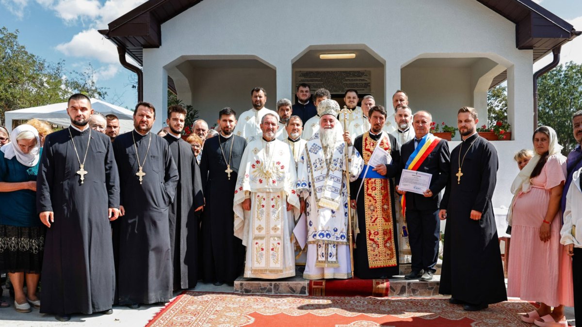 Mitropolitul Olteniei a sfințit biserica din localitatea Geblești