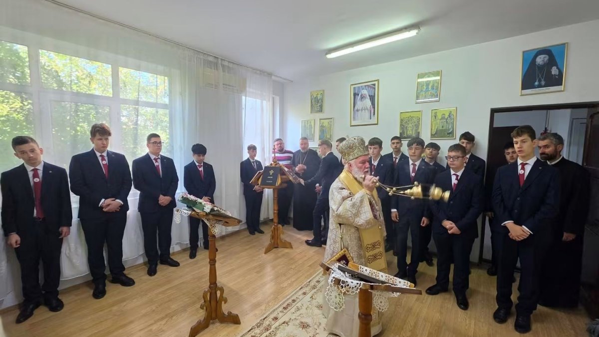 Binecuvântare arhierească pentru elevi seminariști și preșcolari din Tulcea