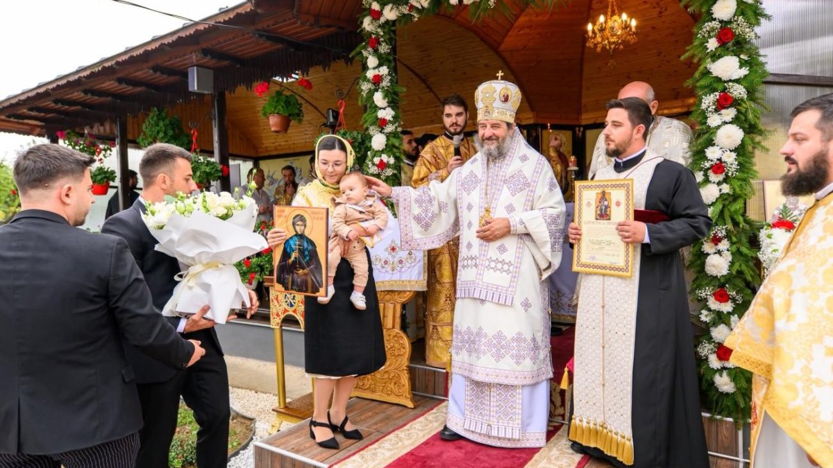 Sfințirea bisericii din Vlădiceni, Iași