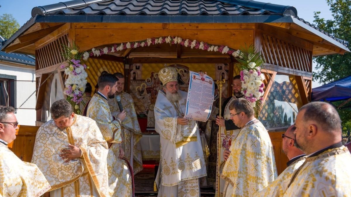 Biserica și așezământul parohial din Butnărești, înnoite și binecuvântate