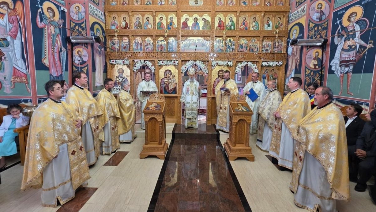 Slujba de târnosire a bisericii din Parohia Alba Iulia - Dealul Furcilor
