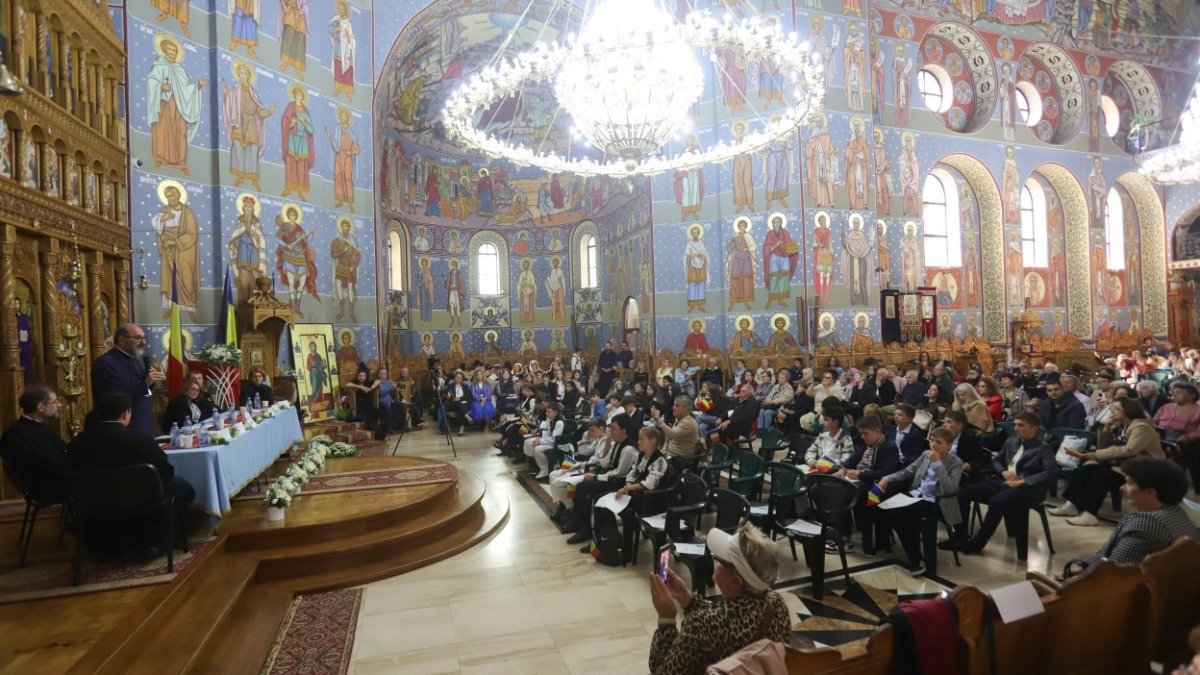 Conferinţa „Şcoala şi Biserica, piloni ai identităţii naţionale” la Sibiu