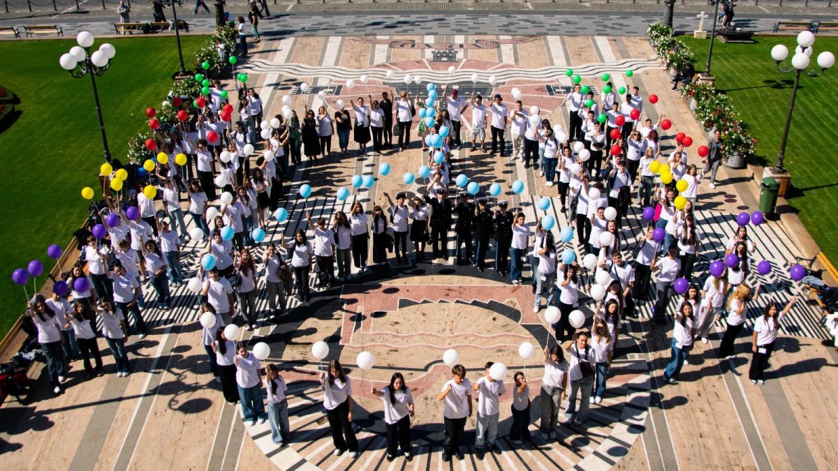 Elevi ai Liceului Ortodox din Oradea la Festivalul Național Francofon „Jeunes voix pour la paix”