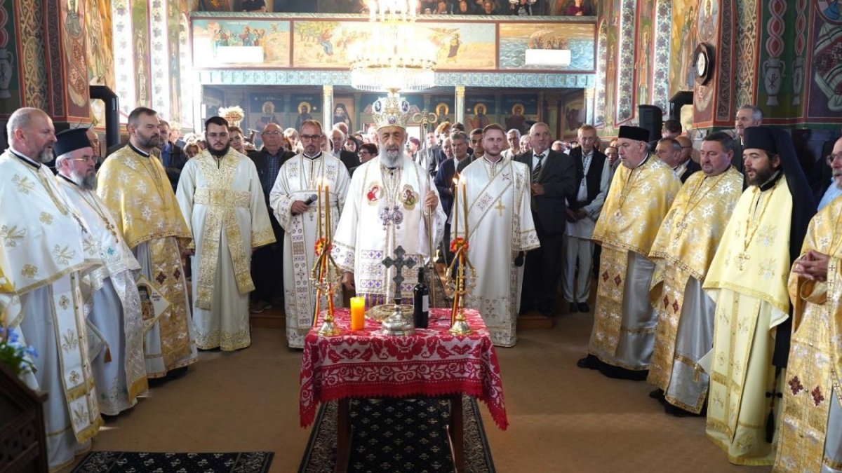 Episcopul Ioan Mihălțan, omagiat la împlinirea a 100 de ani de la naștere