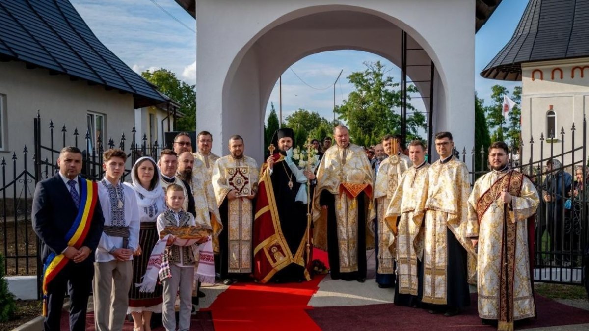 Sfințirea capelei mortuare „Învierea lui Lazăr” din Bîra