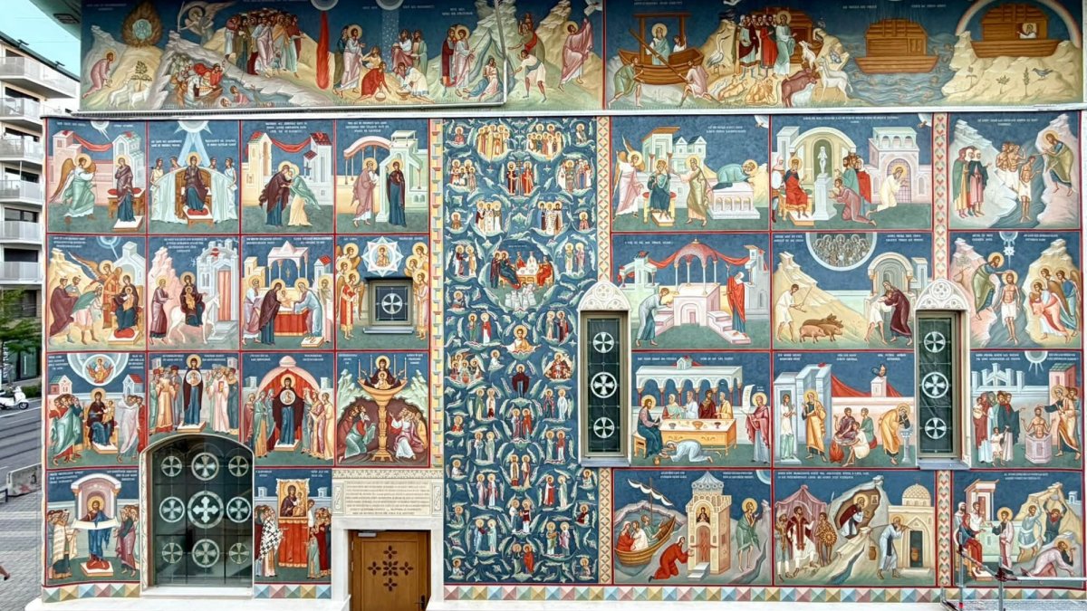 Program iconografic amplu pe exteriorul unei biserici românești din Viena