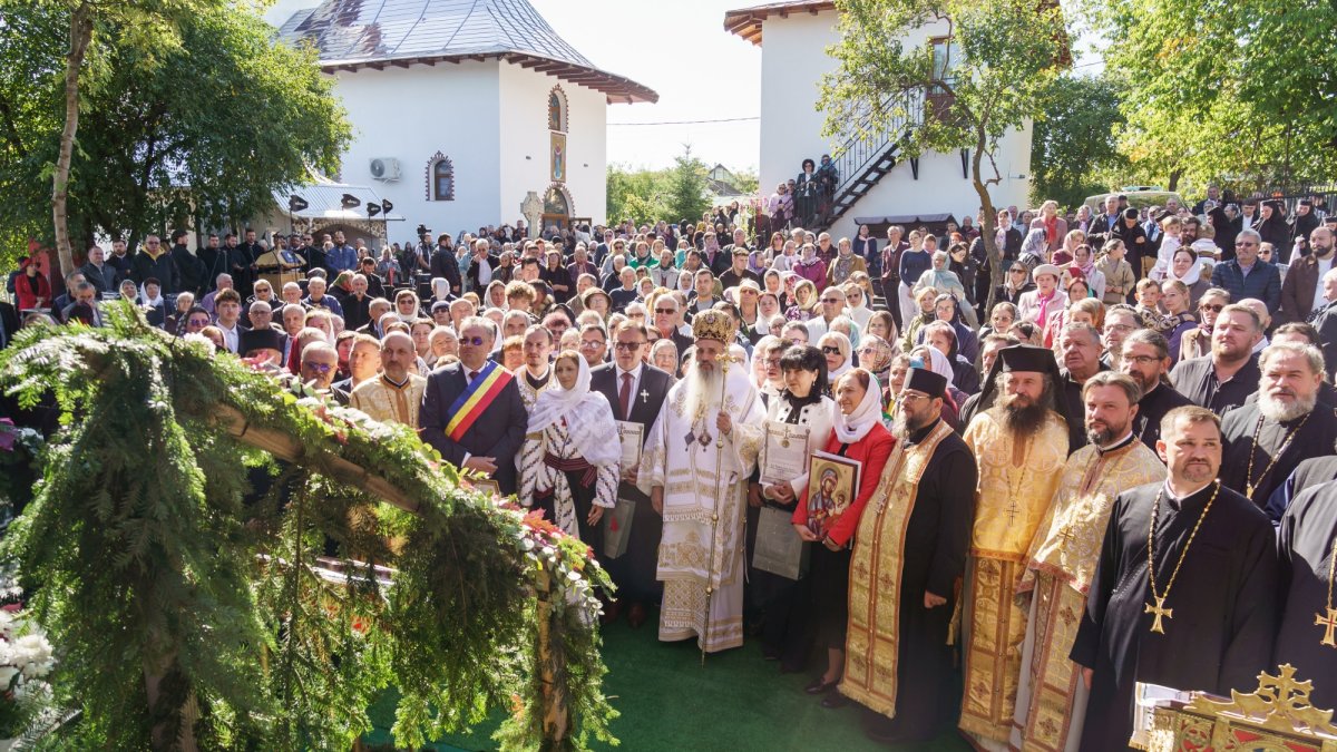 Biserica Parohiei Agafton a fost sfințită de doi ierarhi
