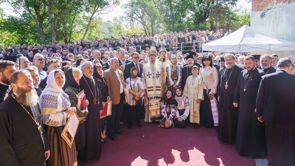 Un nou paraclis închinat Sfinților Cuvioși Paisie și Cleopa de la Sihăstria, sfințit la Dorohoi