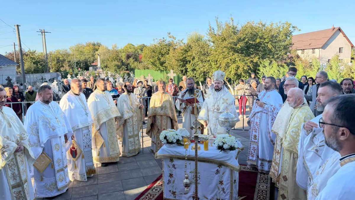 Veşmântul harului pentru Biserica „Nașterea Maicii Domnului” din Bătești