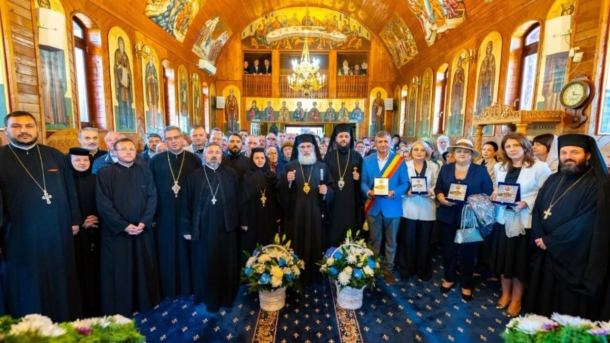 Hram la Mănăstirea „Acoperământul Maicii Domnului” de la Valea Budului