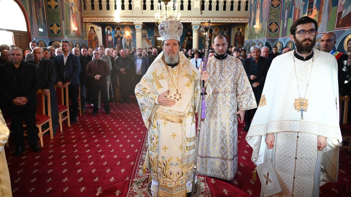 Sfinţirea noii picturi şi a noului iconostas la Cheşa, Protopopiatul Tinca