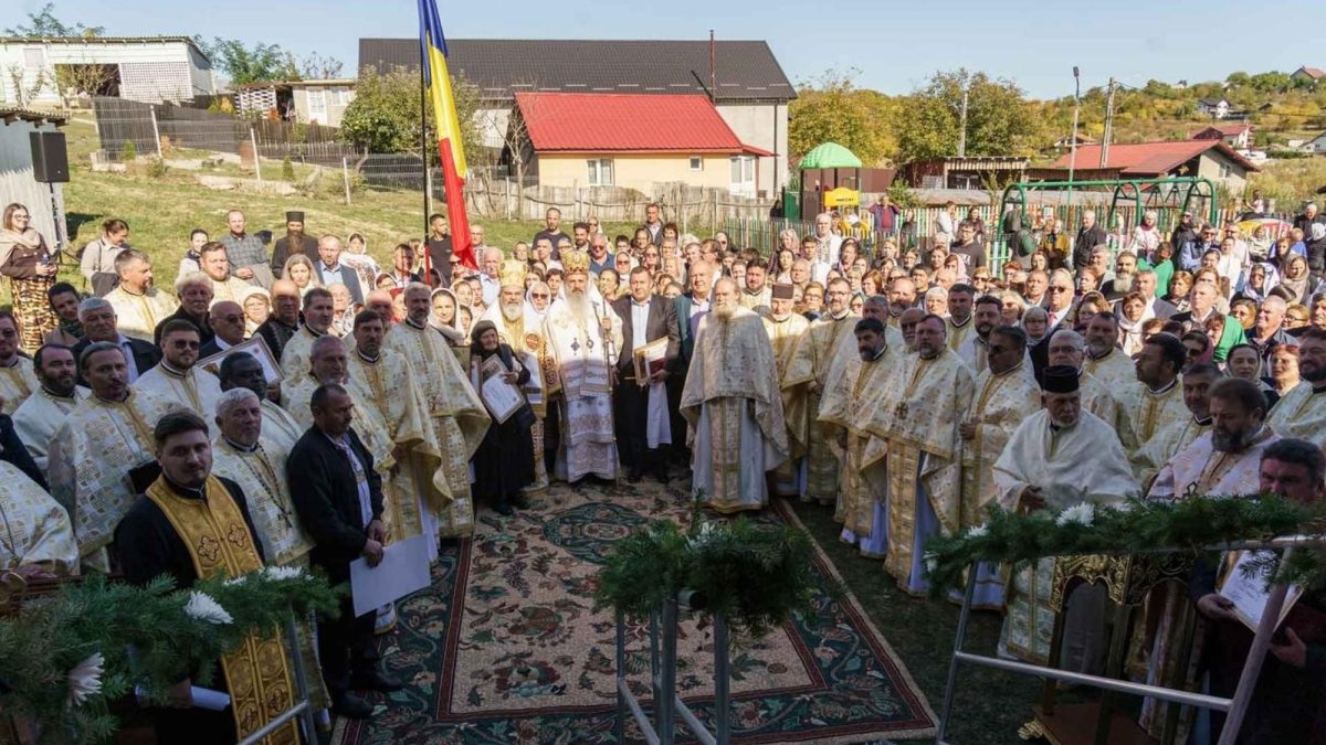Biserica din Cercu-Bârnova a primit veșmântul sfințirii