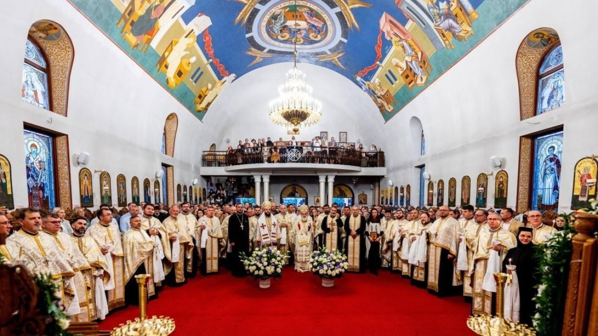 Altarul și așezământul parohiei ortodoxe Lazaret din Bacău au fost sfințite