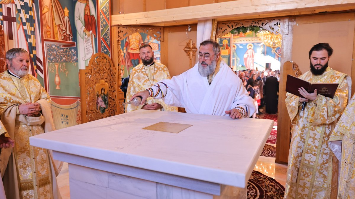 Slujiri arhierești în parohii din Vrancea și Buzău