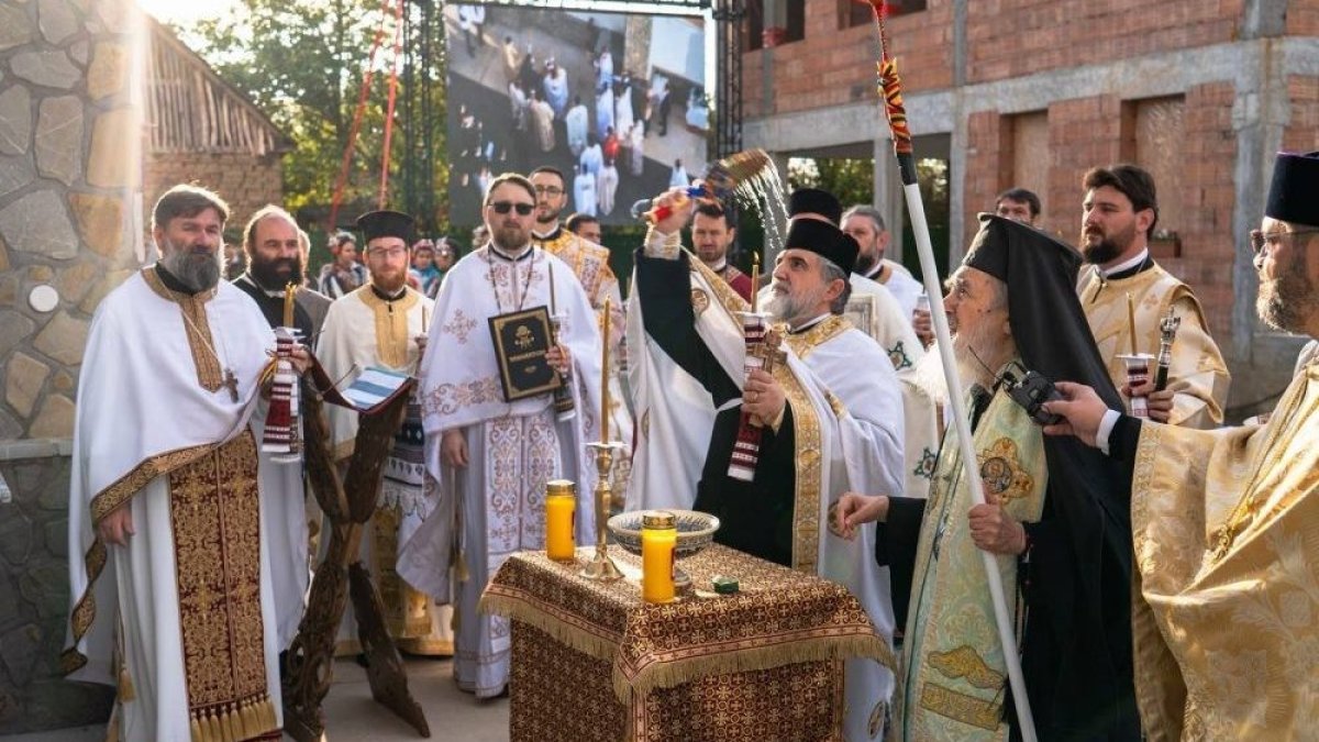 Lucrări de restaurare şi înnoire la o biserică din judeţul Arad