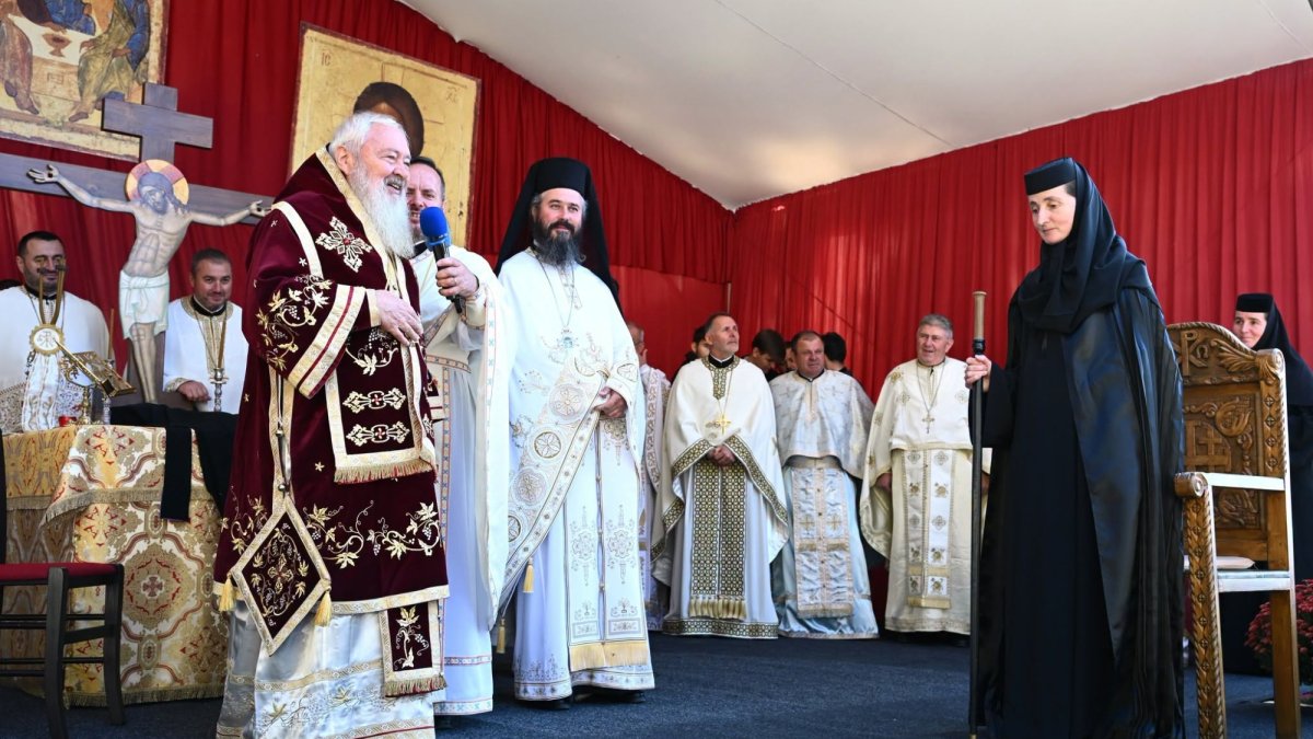 Hramul mănăstirii din Ciceu-Corabia