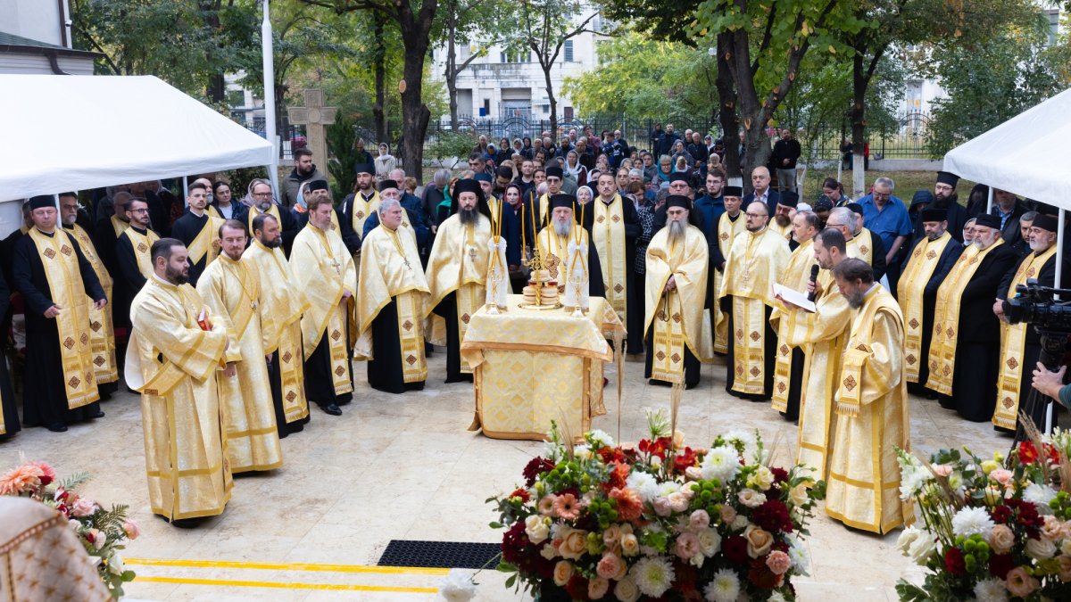 Slujba Privegherii în cinstea Sfântului Preot Mucenic Constantin Sârbu