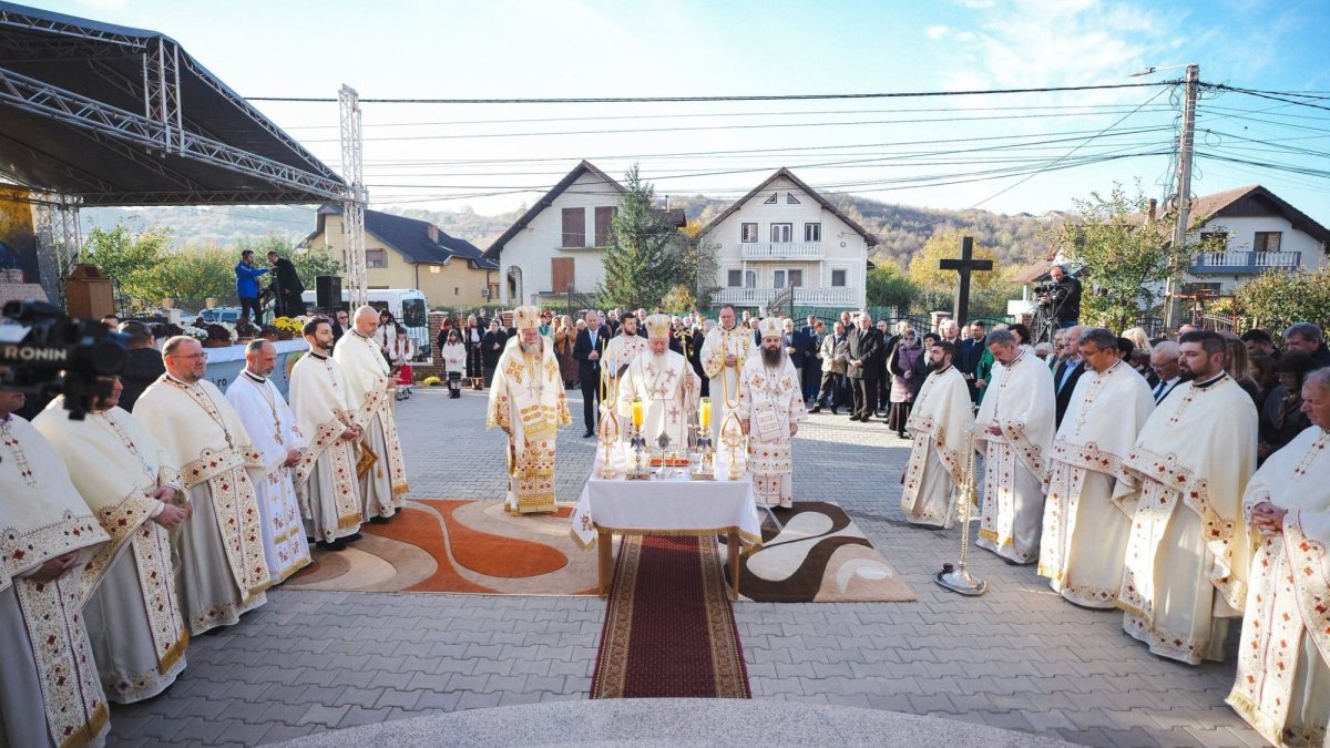 Biserica „Sfântul Apostol Andrei” din Zalău, sfințită de trei ierarhi