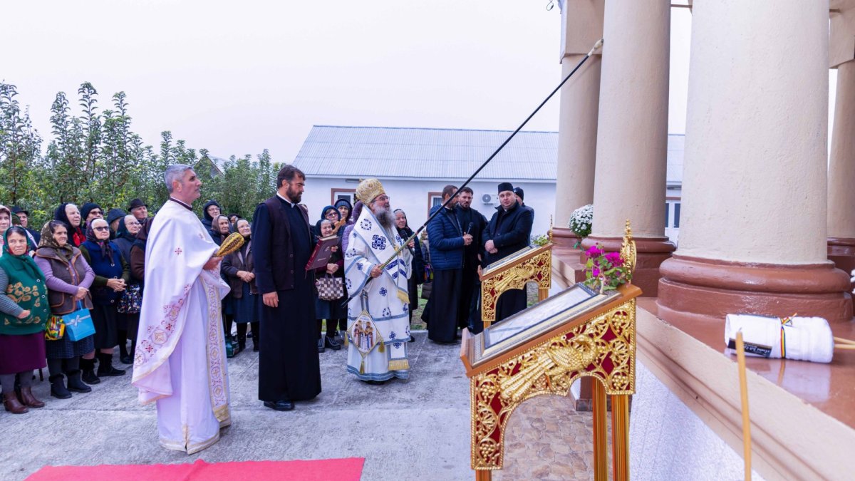 Momente de înnoire şi binecuvântare la parohii din Olt