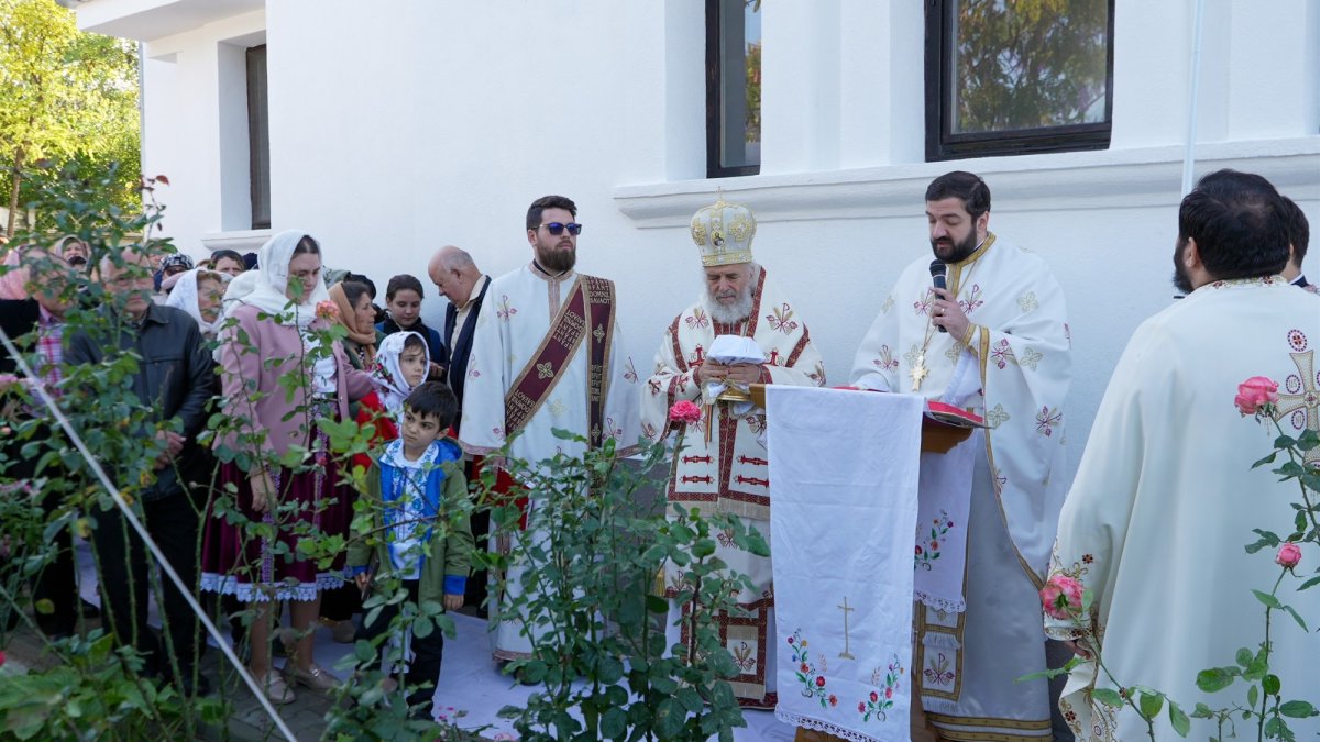 Sfințirea bisericii din localitatea Smârdan sub ocrotirea Sfântului Constantin Sârbu