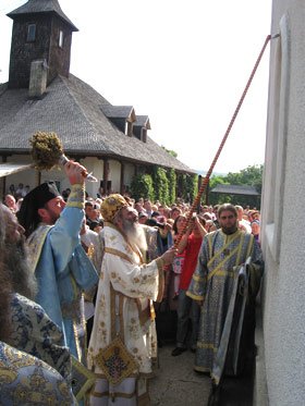 Paraclisul Sfinţilor români de la Băiceni, sfinţit în ziua hramului