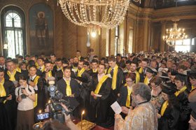 Absolvenţii teologi din Bucureşti au depus jurământul de credinţă