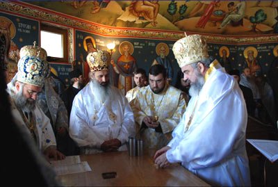 Patriarhul României a săvârşit două sfinţiri în Arhiepiscopia Iaşilor