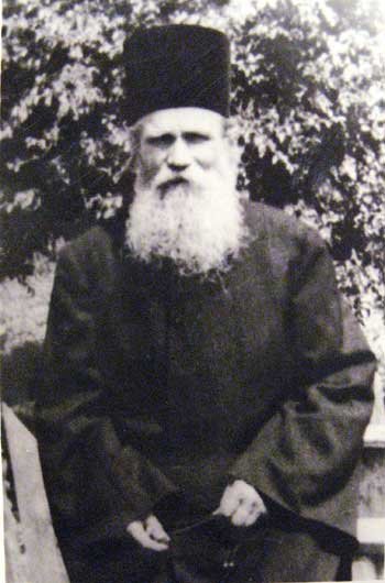 Memoria Bisericii în imagini: Duhovnicul Isaia Cotârleţ de la Bogdana de Bacău