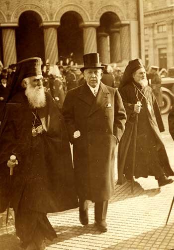Patriarhul Miron Cristea şi Octavian Goga în 1938