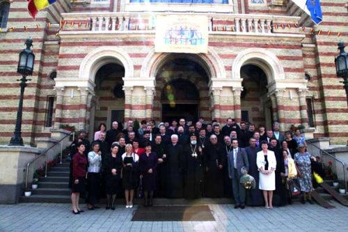 Două promoţii de teologi s-au reîntâlnit la Sibiu