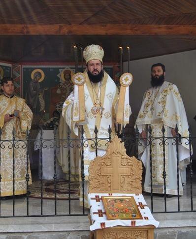 Biserici târnosite în Duminica Sfinţilor Români în Episcopia Caransebeşului