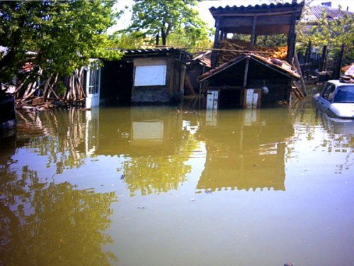 Pericol de inundaţii în judeţele Bacău, Botoşani, Galaţi, Harghita, Iaşi, Satu Mare şi Vaslui