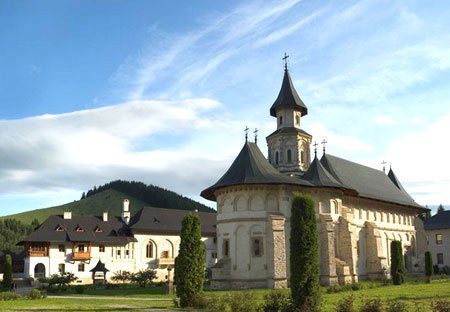 Mănăstirea Putna îmbracă veşmântul nou al picturii