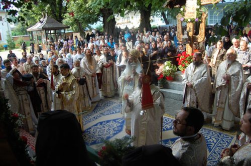 Prăznuirea Sfântului Cuvios Iosif de la Văratec
