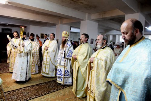 Liturghie arhierească la Făgăraş
