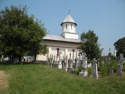 O sută de ani de la zidirea bisericii din Ciocăneşti