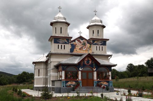 Biserica nouă din Hoghiz îşi aşteaptă târnosirea