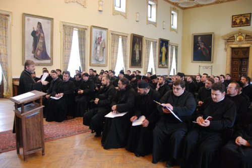 Au început cursurile pentru obţinerea gradelor profesionale în preoţie