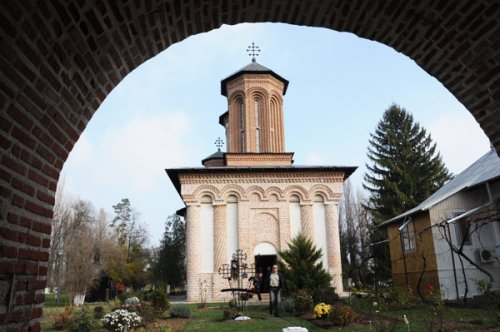 Ieşirea din izolare a Mănăstirii Snagov