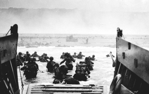 „Robert Capa“, celebrul fotograf de război