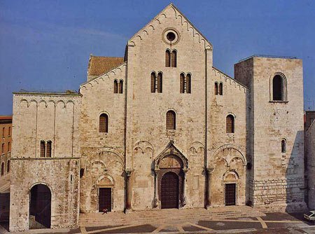 Delegaţie râmniceană la Biserica „Sfântul Nicolae“ din Bari
