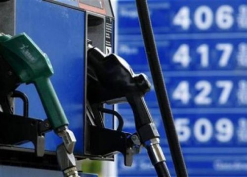 Guvernul a cerut un raport privind scumpirea carburanţilor