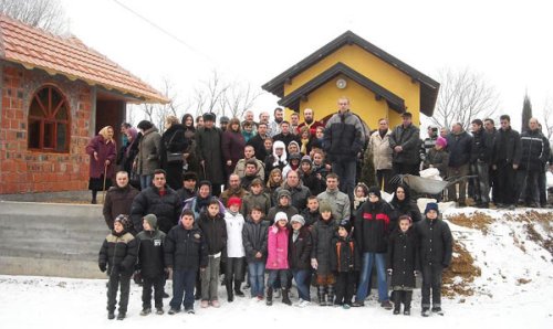 Elevi şi studenţi din Valea Almajului, în pelerinaj la Mălainiţa, Serbia