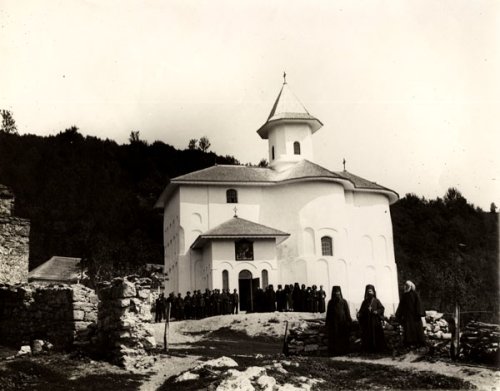 Mănăstirea Rugi din ţinutul Hotinului, în perioada interbelică